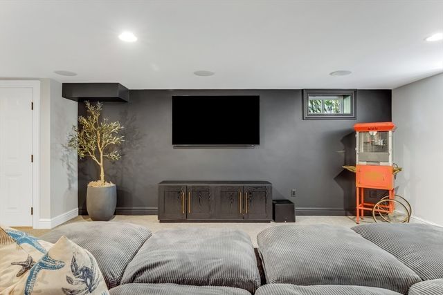 85 Old Farm Rd, Milton, MA 02186