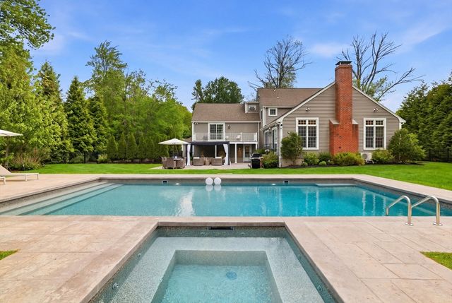 85 Old Farm Rd, Milton, MA 02186