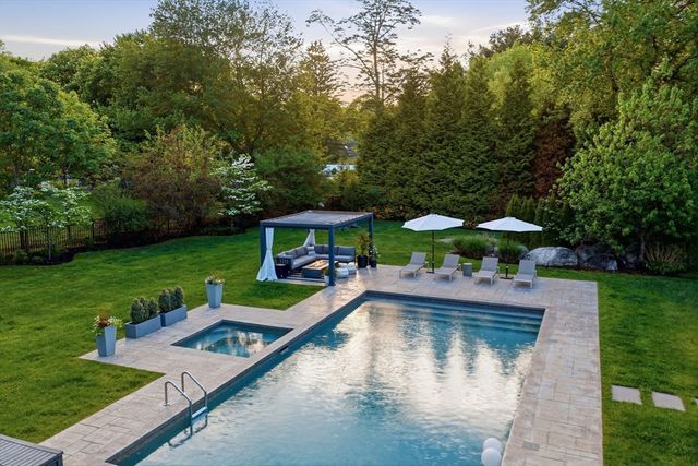 85 Old Farm Rd, Milton, MA 02186