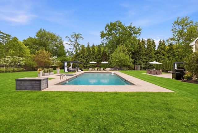 85 Old Farm Rd, Milton, MA 02186