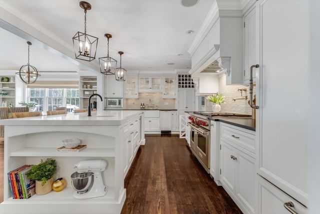 85 Old Farm Rd, Milton, MA 02186