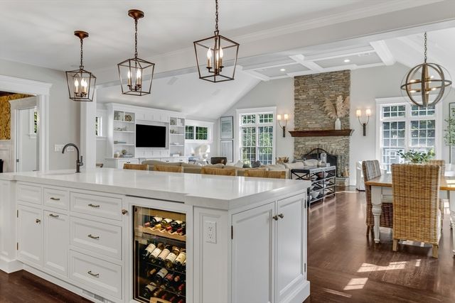 85 Old Farm Rd, Milton, MA 02186