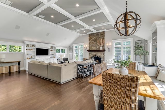 85 Old Farm Rd, Milton, MA 02186