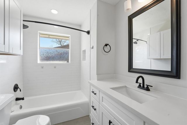 3010 Michaelis Lane, Baytown, TX 77521