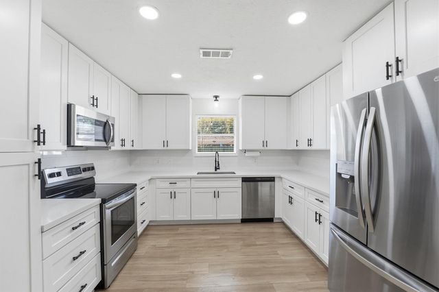 3010 Michaelis Lane, Baytown, TX 77521