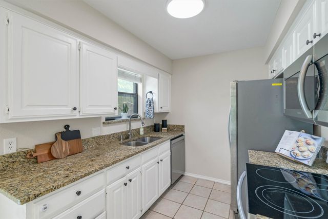 445 Parkridge Boulevard, Burleson, TX 76028