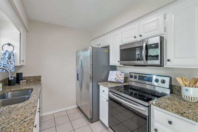 445 Parkridge Boulevard, Burleson, TX 76028