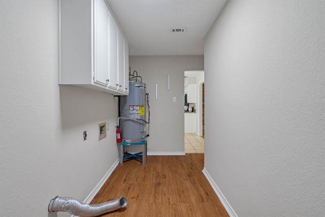 445 Parkridge Boulevard, Burleson, TX 76028