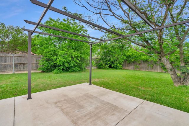 445 Parkridge Boulevard, Burleson, TX 76028