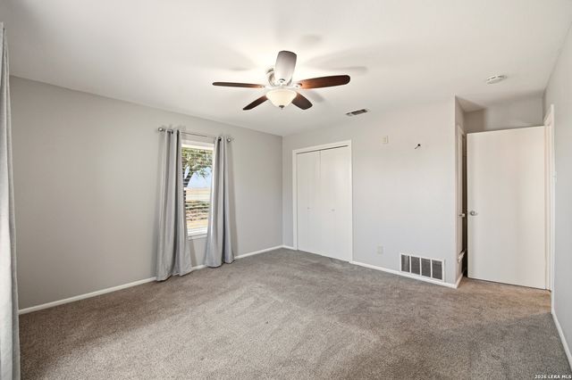 8042 Knowlton Rd, San Antonio, TX 78263