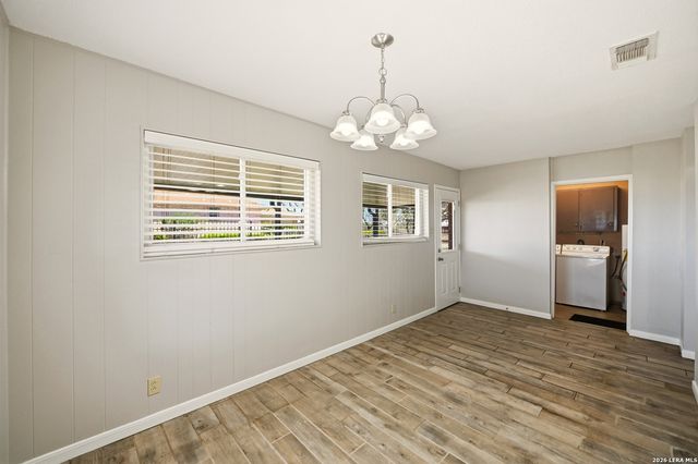 8042 Knowlton Rd, San Antonio, TX 78263