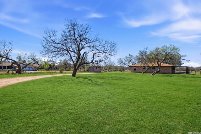 8042 Knowlton Rd, San Antonio, TX 78263