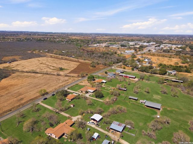 8042 Knowlton Rd, San Antonio, TX 78263