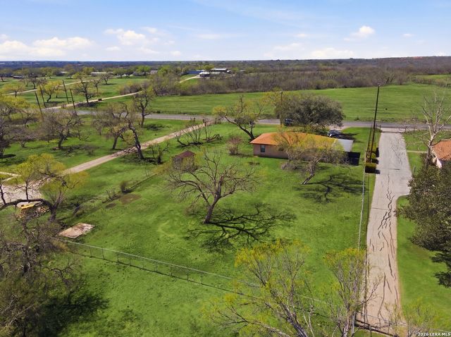 8042 Knowlton Rd, San Antonio, TX 78263