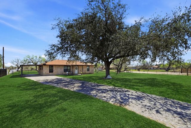 8042 Knowlton Rd, San Antonio, TX 78263