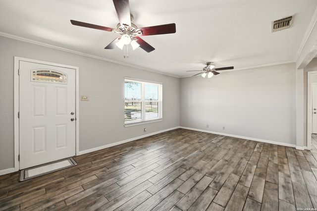 8042 Knowlton Rd, San Antonio, TX 78263