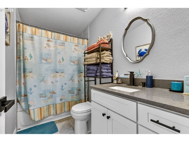 2905 Ne 206TH Pl, Fairview, OR 97024