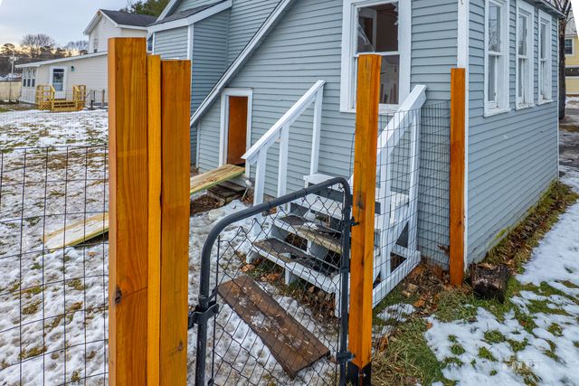 23 Riverside Avenue, Plattsburgh, NY 12901