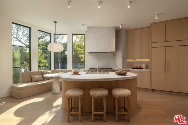 1122 La Altura Road, Beverly Hills, CA 90210