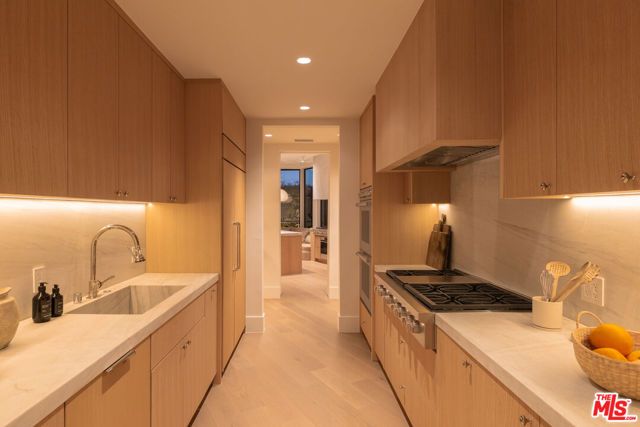 1122 La Altura Road, Beverly Hills, CA 90210