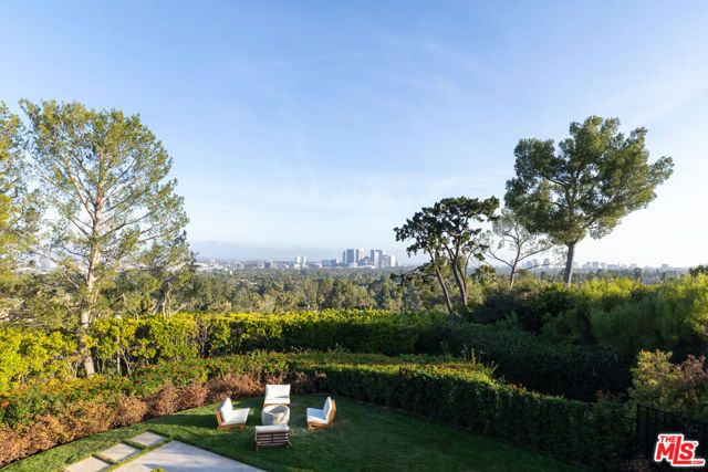 1122 La Altura Road, Beverly Hills, CA 90210