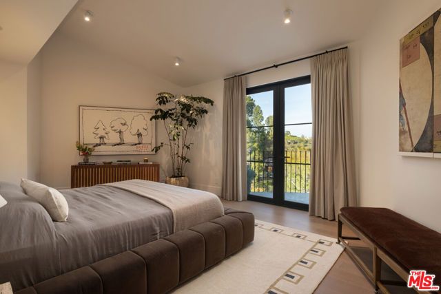 1122 La Altura Road, Beverly Hills, CA 90210