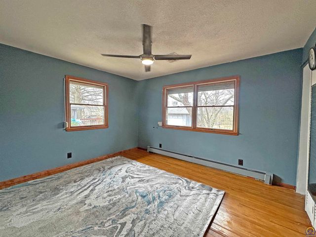 3537 SE Croco RD, Topeka, KS 66605