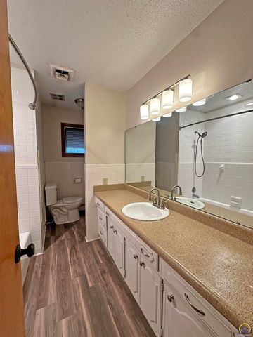 3537 SE Croco RD, Topeka, KS 66605