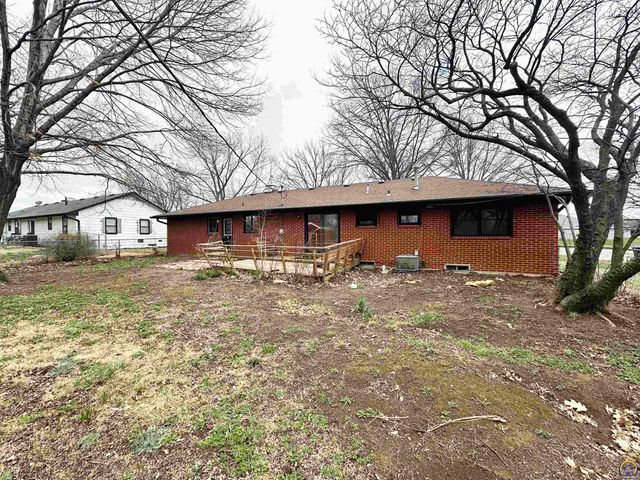 3537 SE Croco RD, Topeka, KS 66605