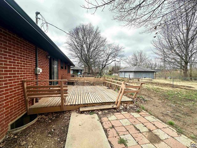 3537 SE Croco RD, Topeka, KS 66605