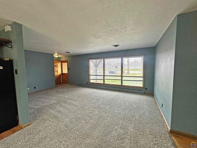 3537 SE Croco RD, Topeka, KS 66605