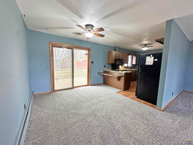 3537 SE Croco RD, Topeka, KS 66605