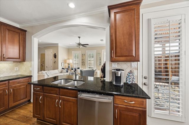 5774 Doliver Drive, Houston, TX 77057