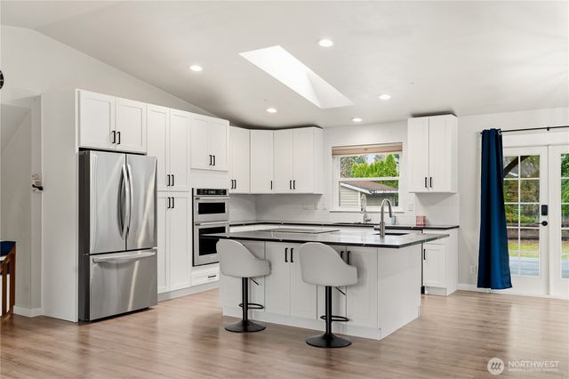 2401 185th Place SE, Bothell, WA 98012