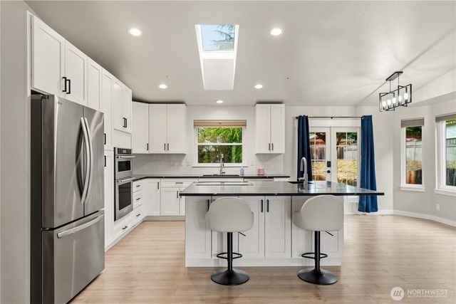 2401 185th Place SE, Bothell, WA 98012