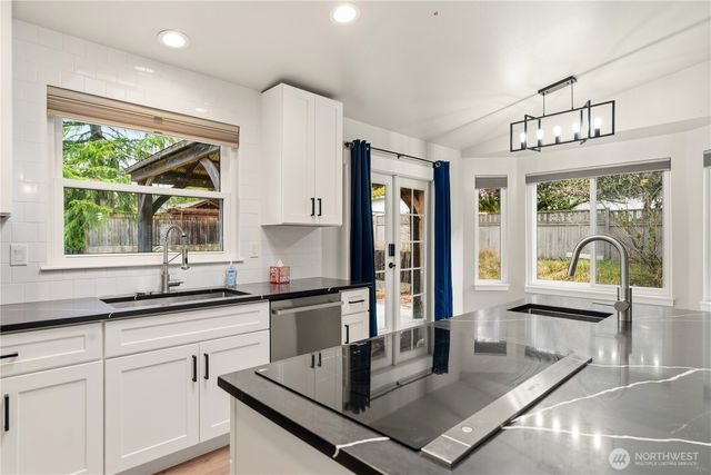 2401 185th Place SE, Bothell, WA 98012