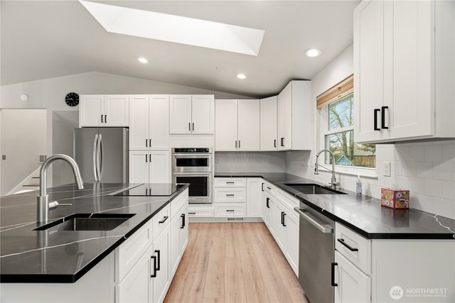 2401 185th Place SE, Bothell, WA 98012