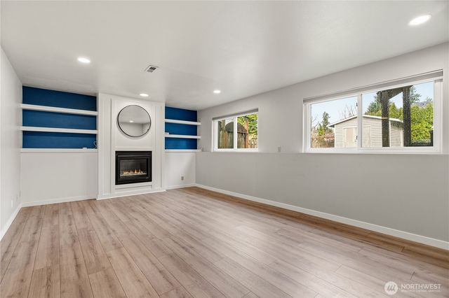 2401 185th Place SE, Bothell, WA 98012