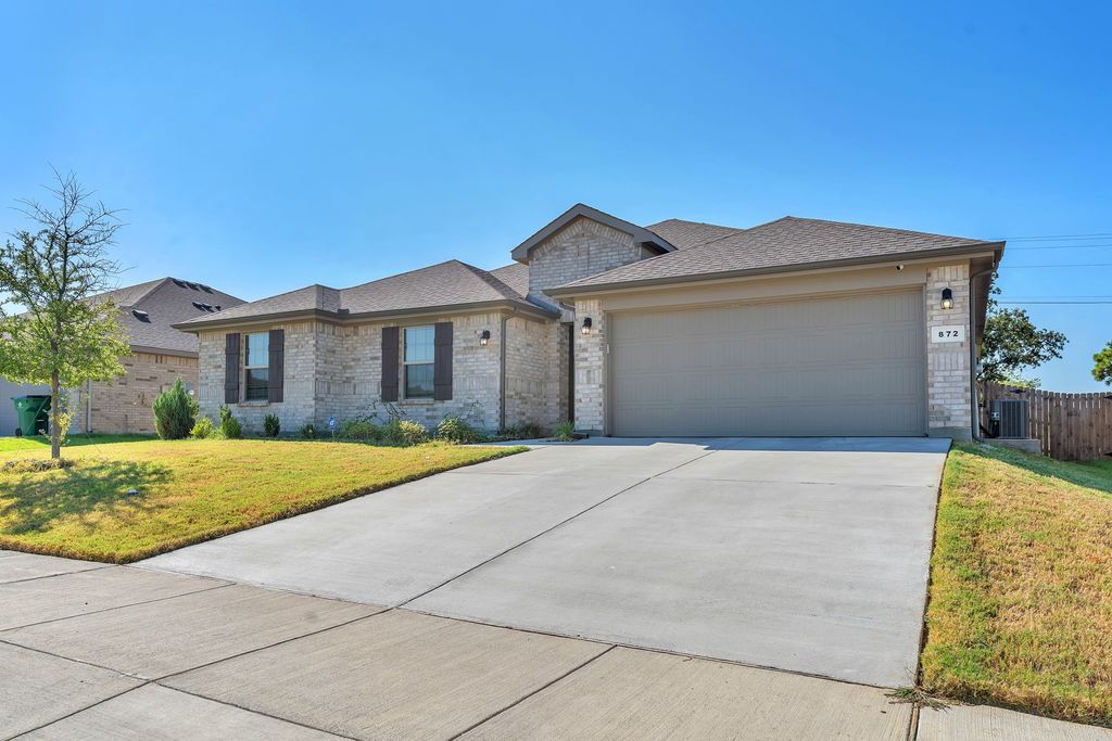 872 Alexandria Lane, Joshua, TX 76058 — photo 2