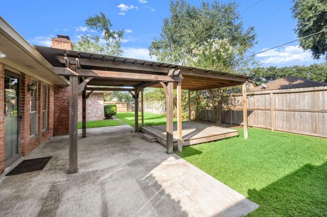 3911 Cypress Lake Drive, Spring, TX 77388