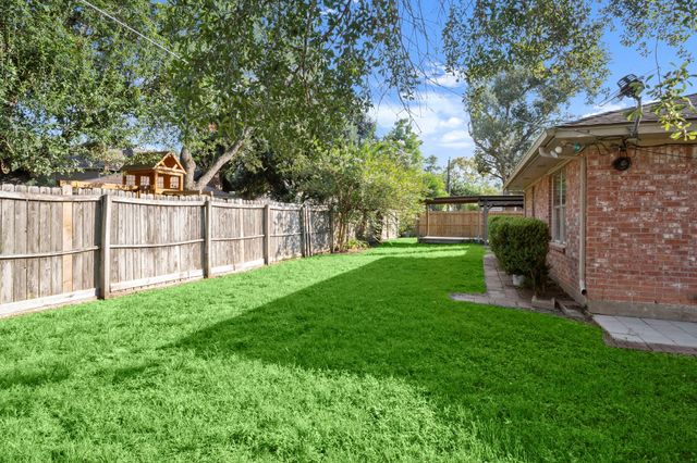 3911 Cypress Lake Drive, Spring, TX 77388