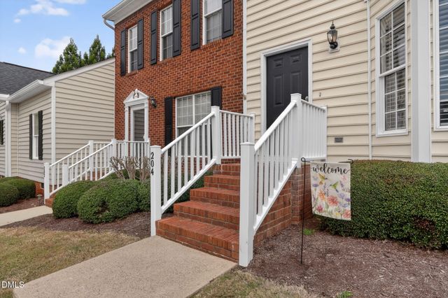 204 Knightsborough Way, Apex, NC 27502