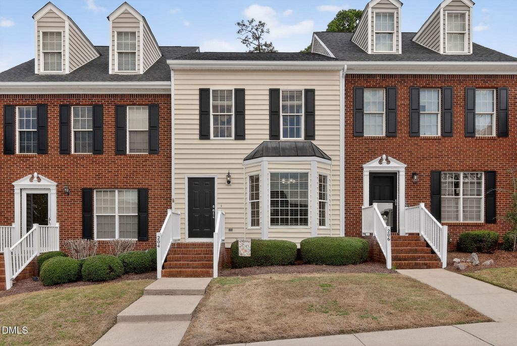 204 Knightsborough Way, Apex, NC 27502