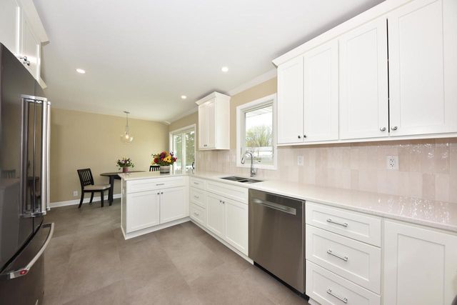 111 S Middle ROAD, Belgium, WI 53004