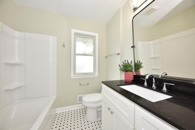 111 S Middle ROAD, Belgium, WI 53004