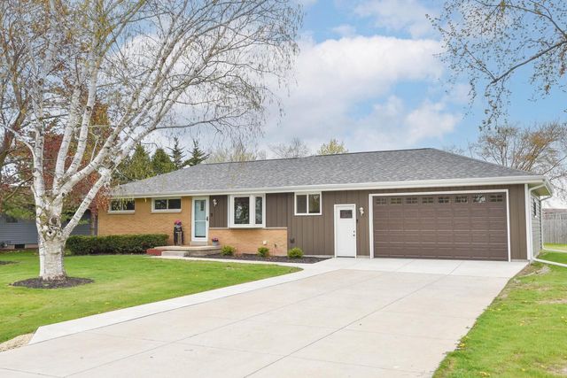 111 S Middle ROAD, Belgium, WI 53004