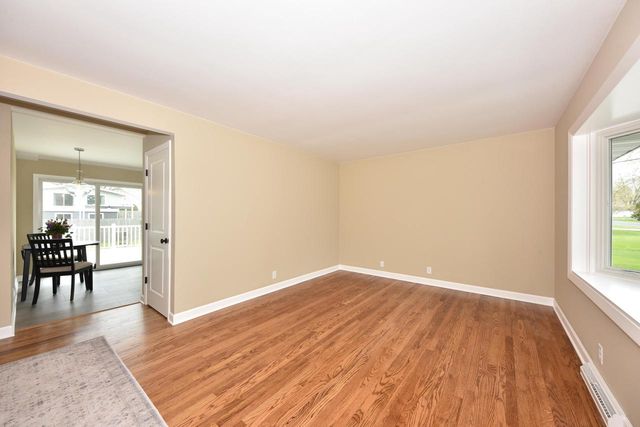 111 S Middle ROAD, Belgium, WI 53004