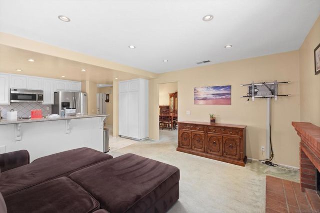 7810 Mission Montana Pl, San Diego, CA 92120
