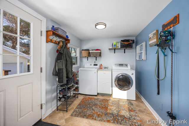 2919 Botsford Avenue, Grand Rapids, MI 49505