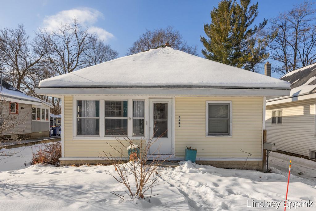 2919 Botsford Avenue, Grand Rapids, MI 49505